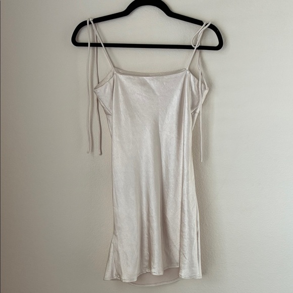 Princess Polly White Mini Dress - Picture 4 of 4